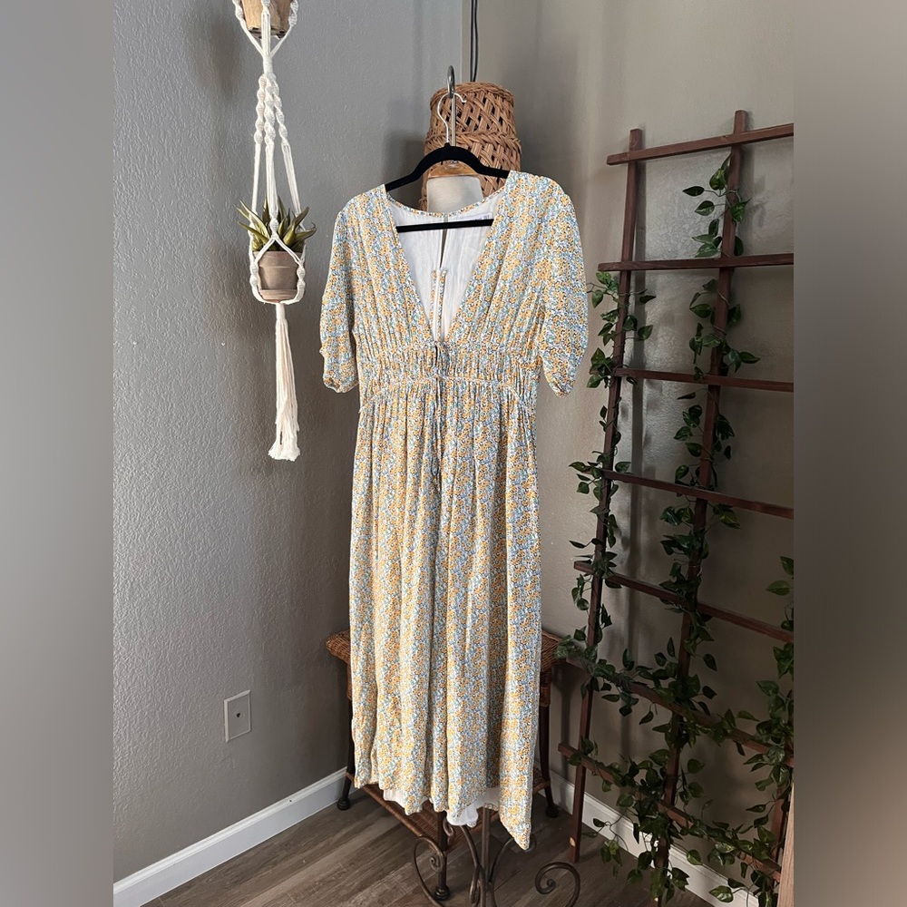 ▪️Faithfull The Brand Tie Front V-Neck Floral Midi Dress 8 - Picture 4 of 11
